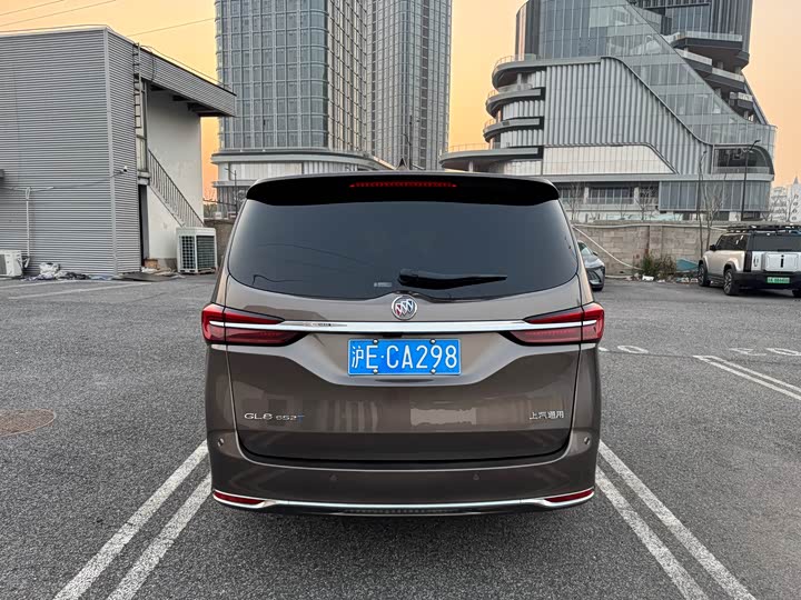 Фото 4 - Buick GL8 ES