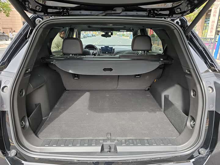 Фото 8 - Chevrolet Equinox