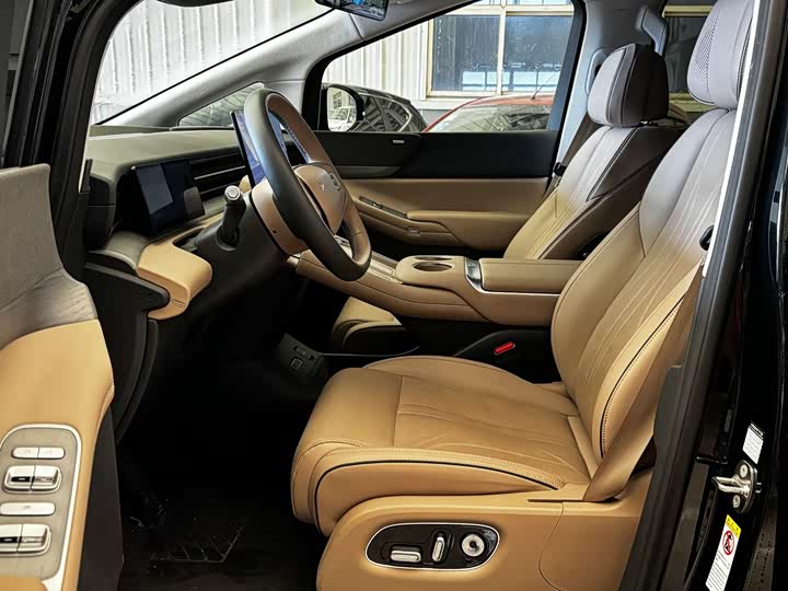 Фото 3 - XPeng X9