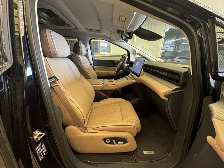 Фото 7 - XPeng X9