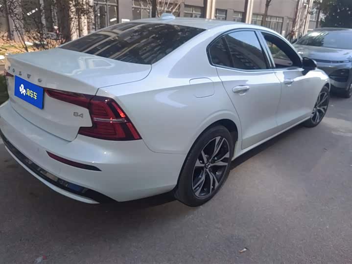 Фото 3 - Volvo S60