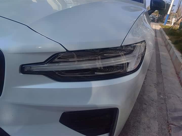 Фото 5 - Volvo S60