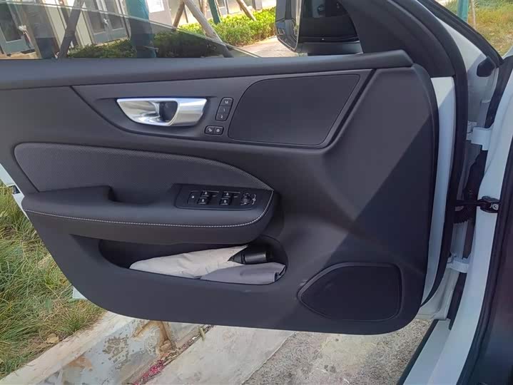 Фото 7 - Volvo S60