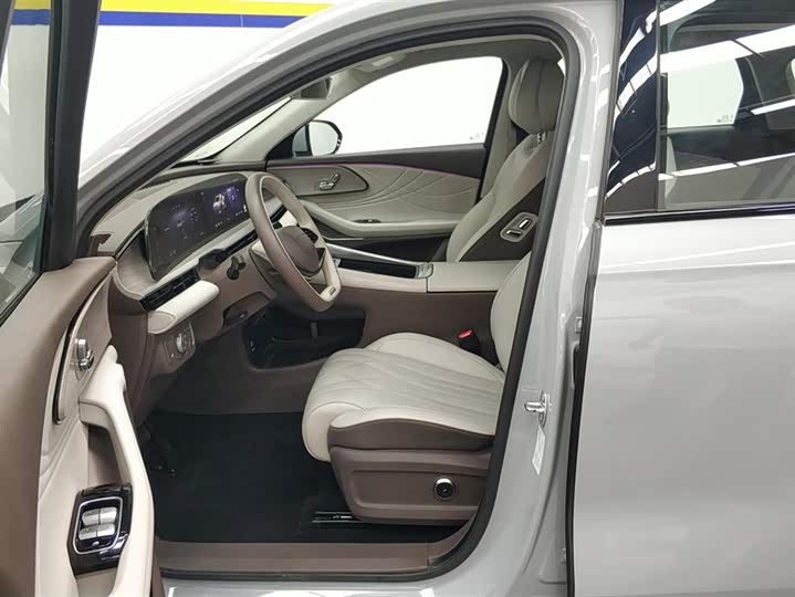 Photo 9 - Exeed RX C-DM Hybrid