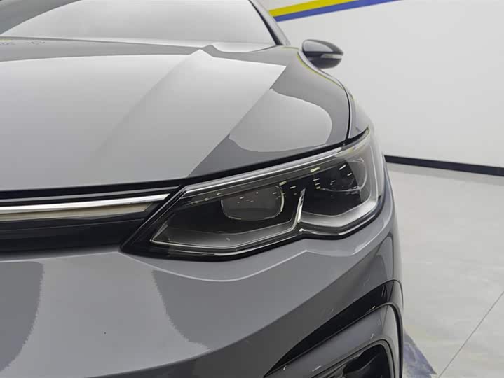 Фото 5 - Volkswagen Golf