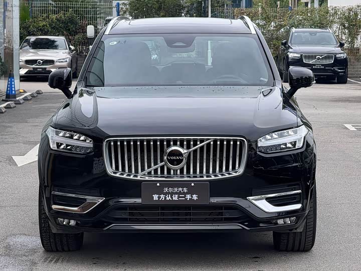 Фото 2 - Volvo XC90