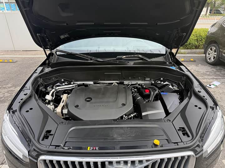 Фото 6 - Volvo XC90