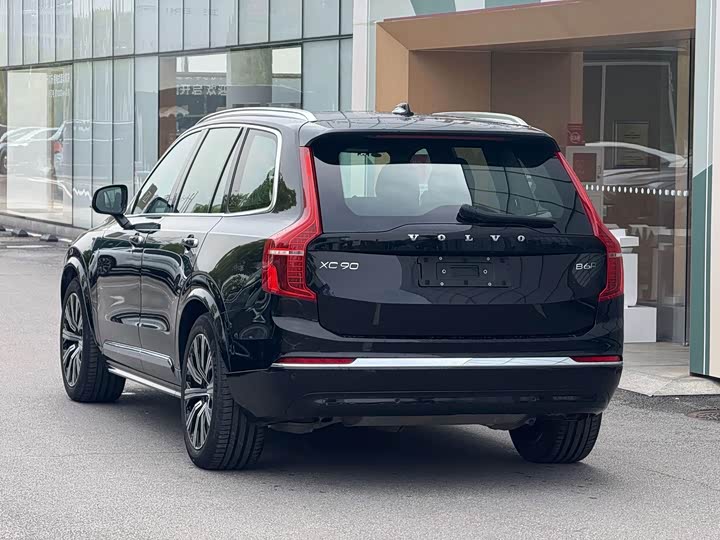 Фото 9 - Volvo XC90
