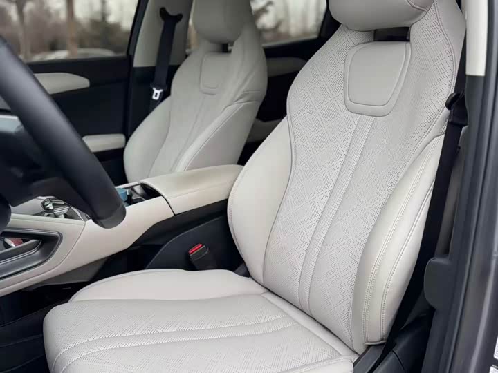 Фото 9 - BYD Yuan Up