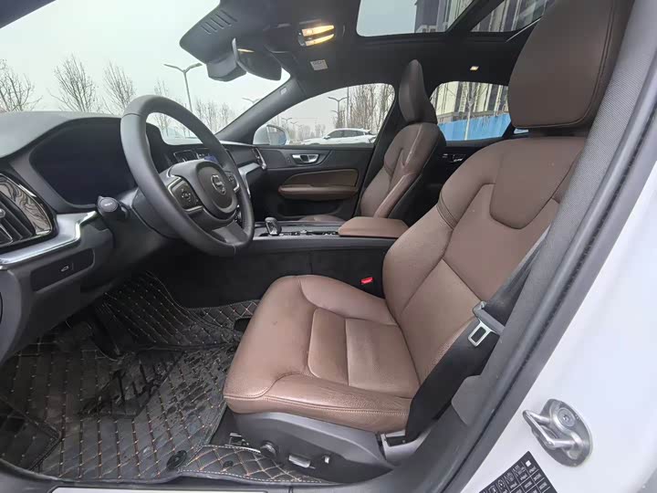 Фото 4 - Volvo S60