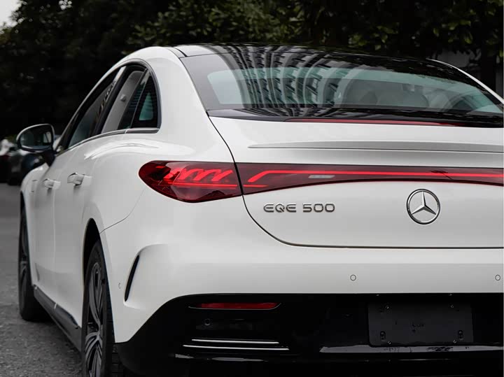 Фото 7 - Mercedes-Benz EQE