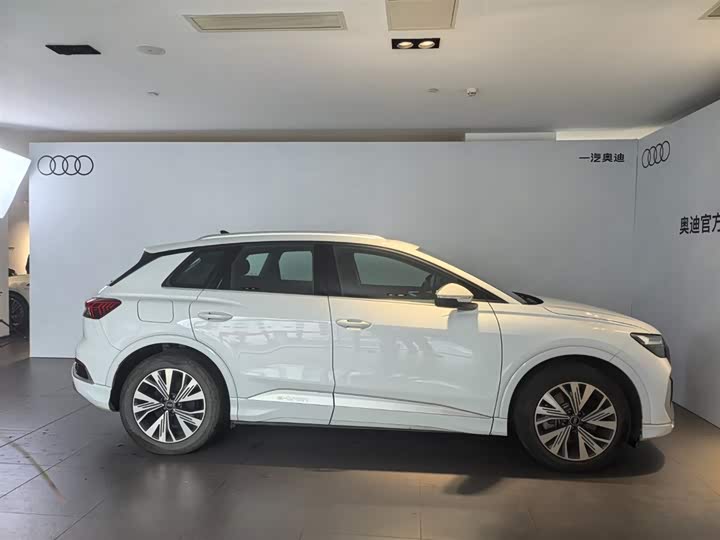 Фото 8 - Audi Q4 e-tron