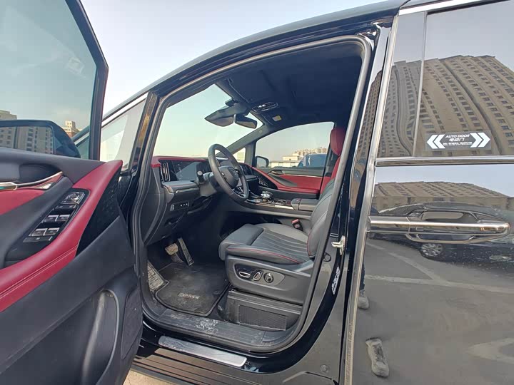 Фото 7 - GAC Trumpchi M8