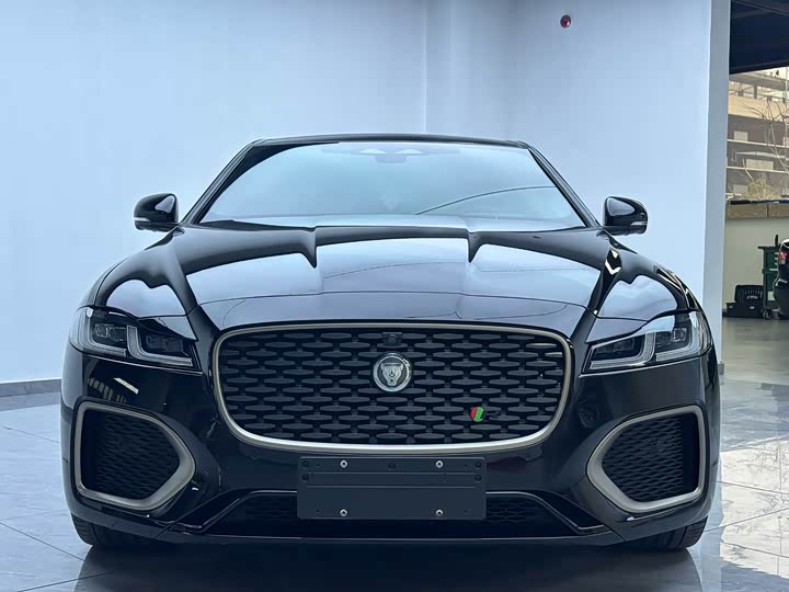 Фото 2 - Jaguar XF L