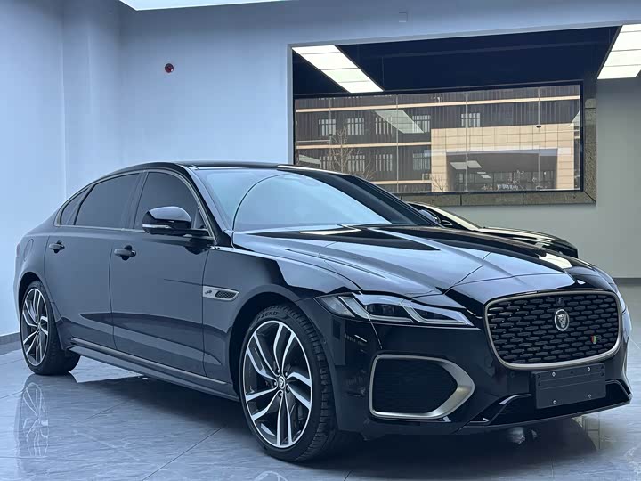 Фото 3 - Jaguar XF L