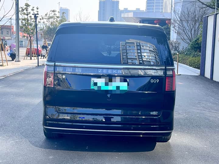 Фото 5 - Zeekr 009