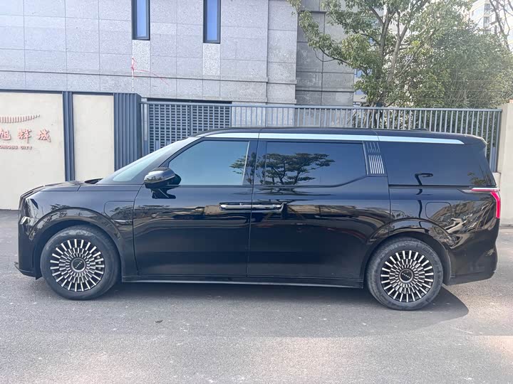 Фото 6 - Zeekr 009