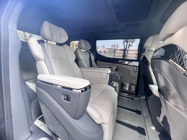 Фото 8 - Zeekr 009