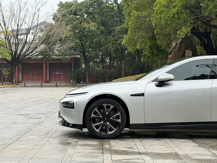 Фото 4 - XPeng P7