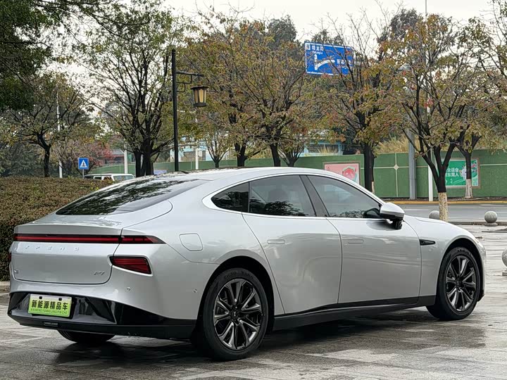 Фото 5 - XPeng P7