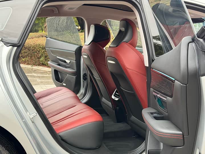 Фото 8 - XPeng P7