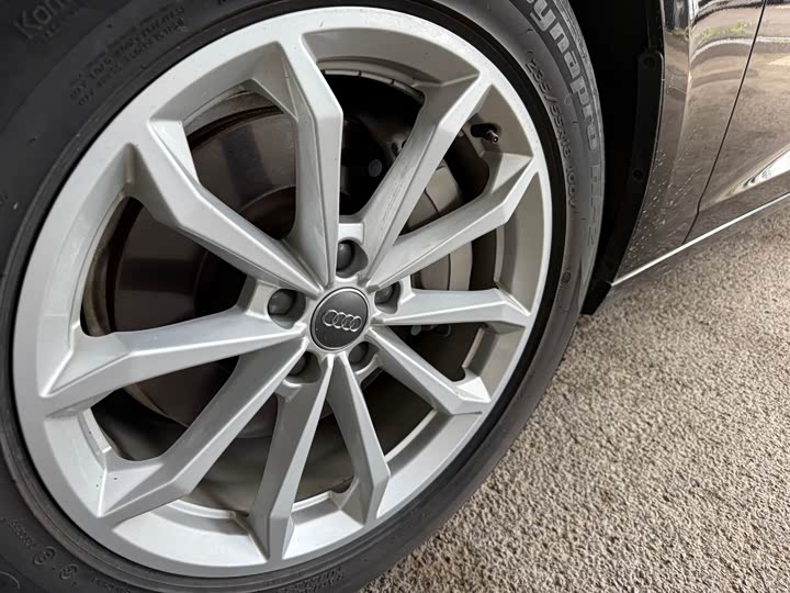 Фото 8 - Audi A6L