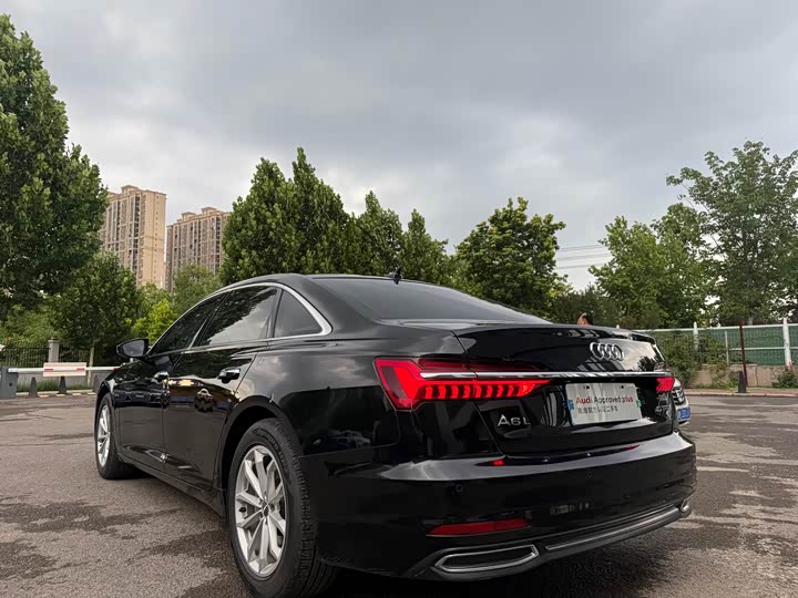 Фото 9 - Audi A6L