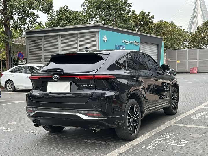 Фото 4 - Toyota Venza