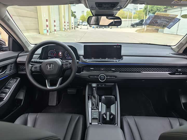 Фото 8 - Honda Accord