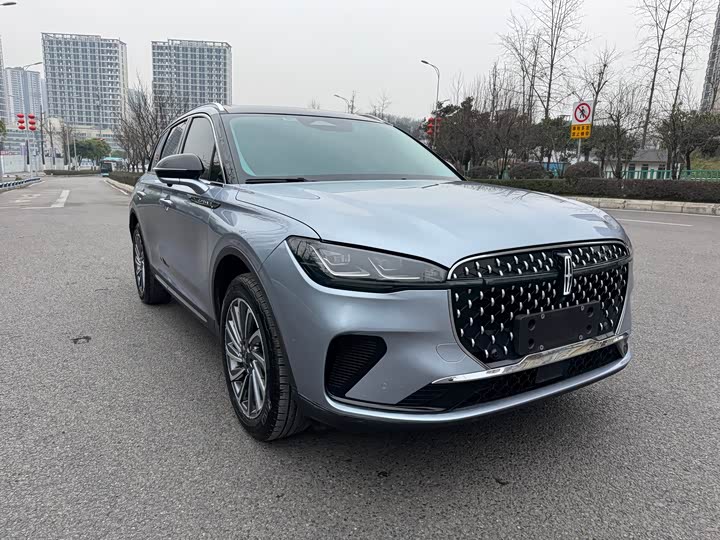 Photo 3 - Lincoln Corsair