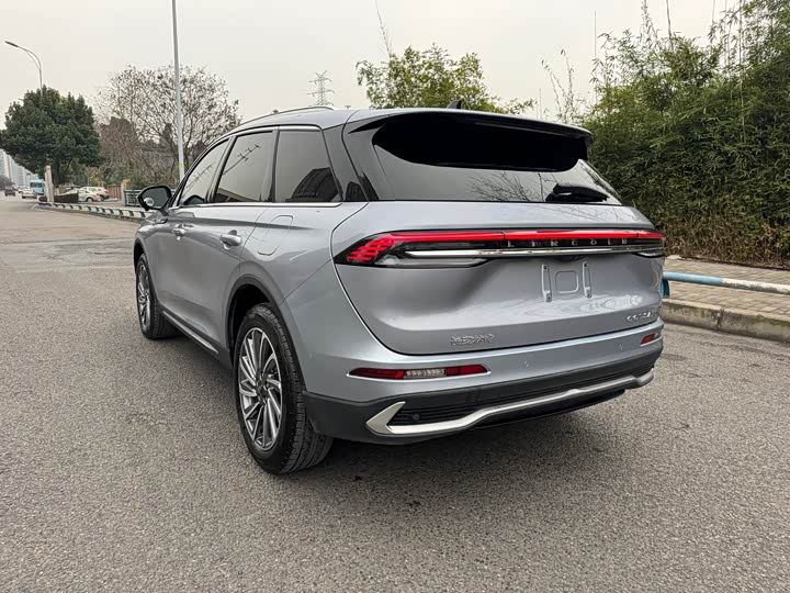 Photo 7 - Lincoln Corsair