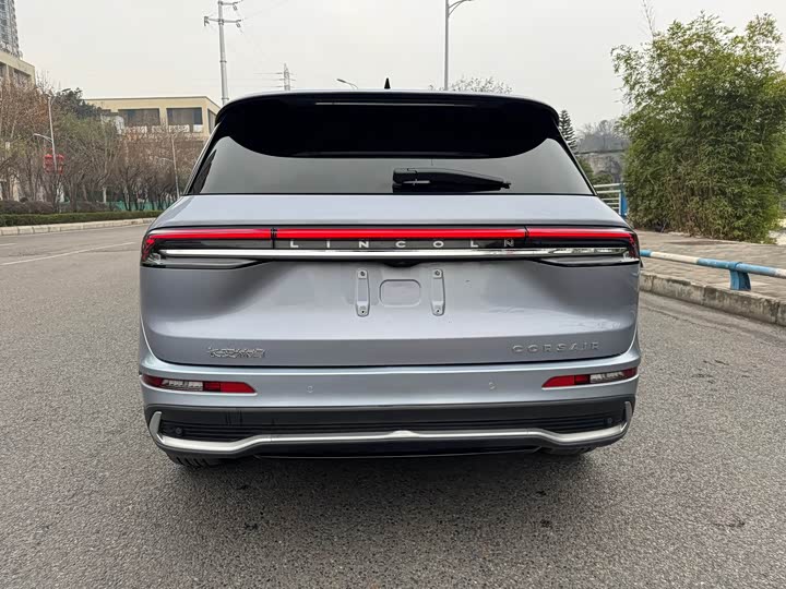 Photo 8 - Lincoln Corsair