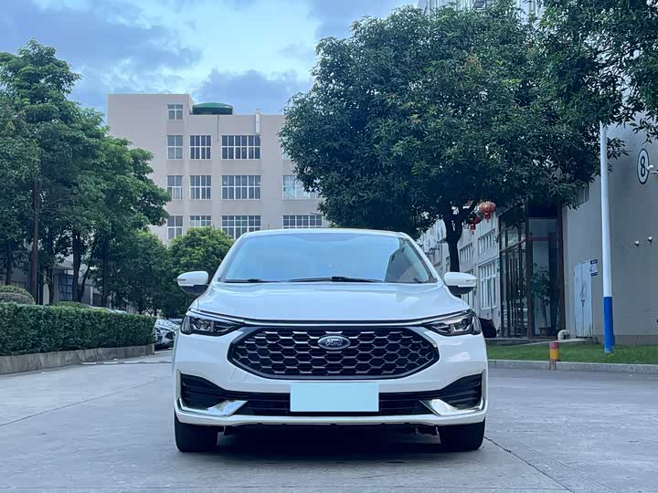 Фото 2 - Ford Escort