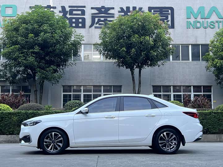 Фото 4 - Ford Escort