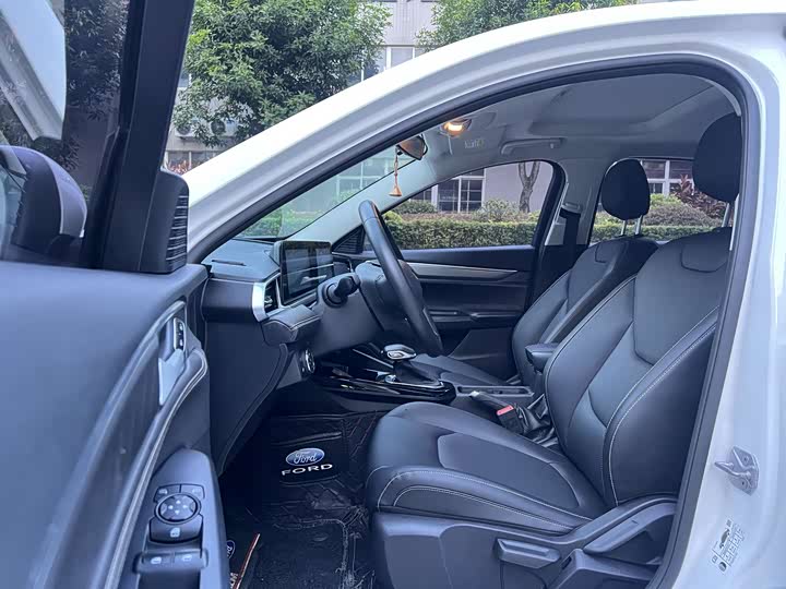 Фото 9 - Ford Escort