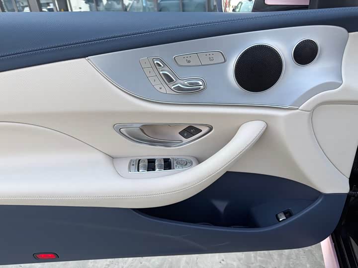 Фото 7 - Mercedes-Benz E-Class