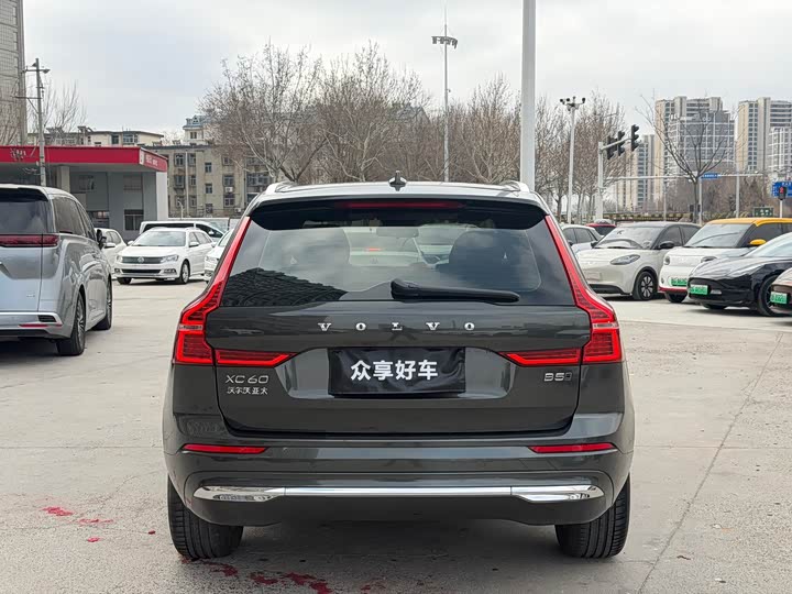 Фото 8 - Volvo XC60