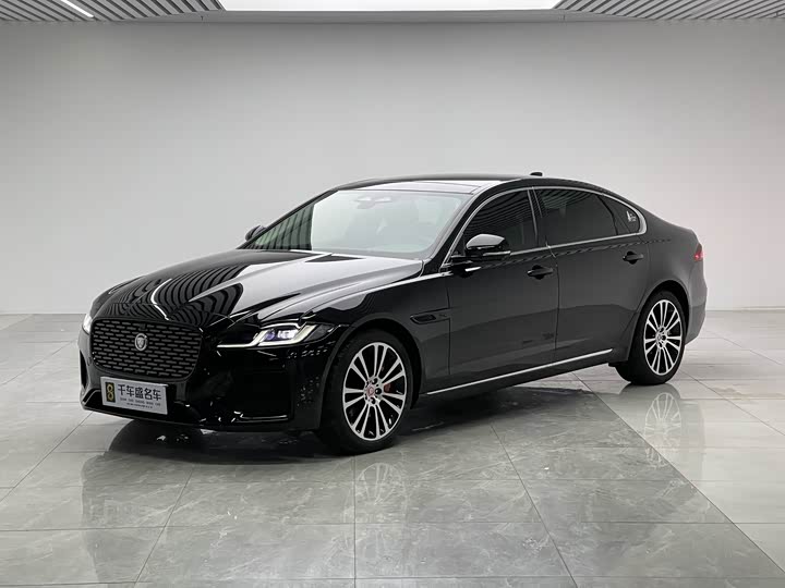 Фото 1 - Jaguar XF L