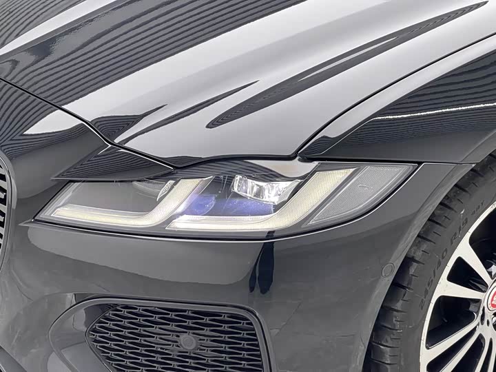 Фото 6 - Jaguar XF L