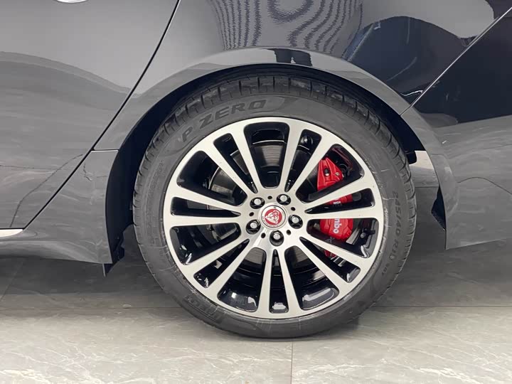 Фото 9 - Jaguar XF L