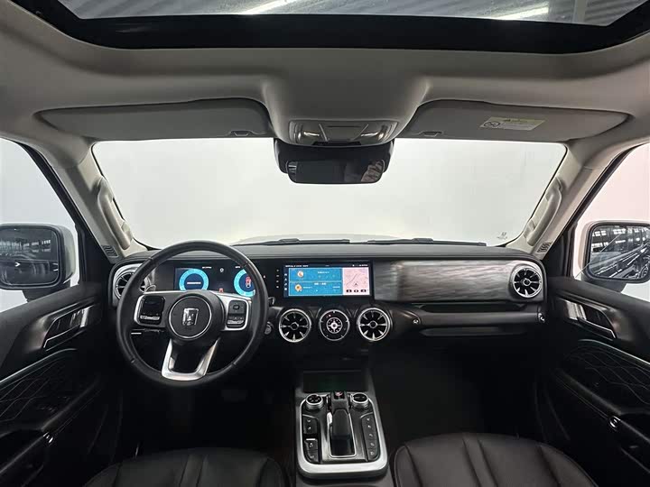 Фото 8 - Tank 300