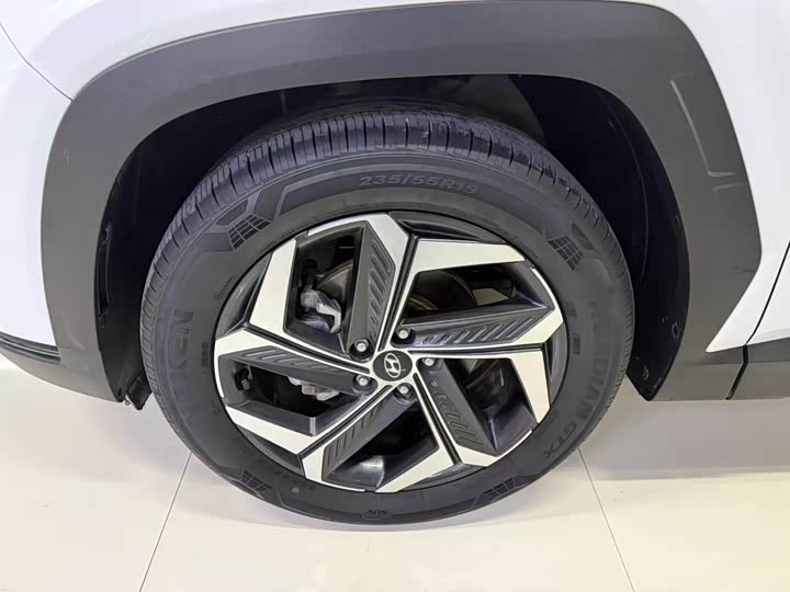 Фото 6 - Hyundai Tucson L