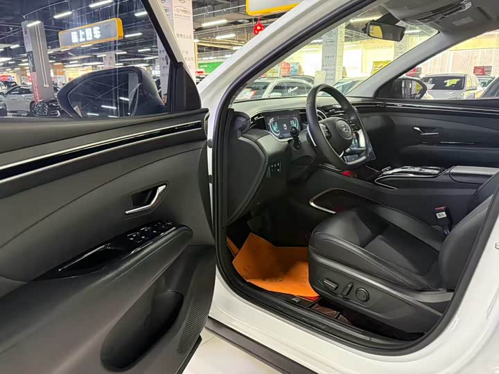 Фото 8 - Hyundai Tucson L