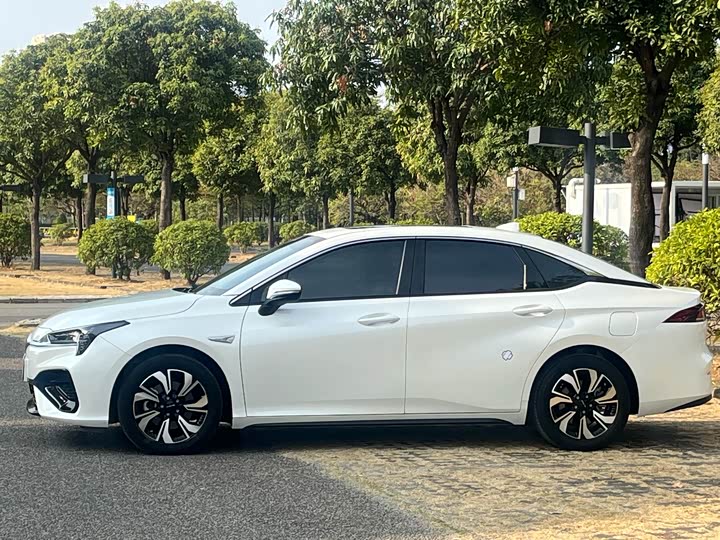 Фото 4 - GAC Aion S