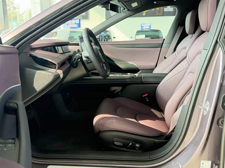 Фото 4 - Xiaomi SU7