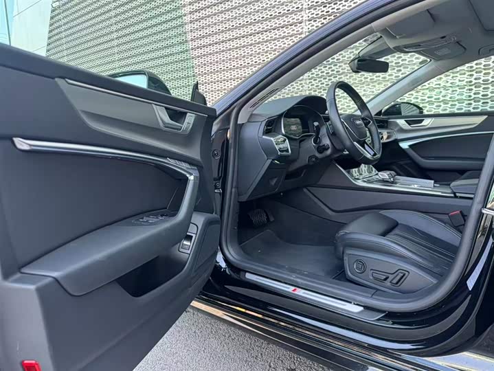 Фото 9 - Audi A7