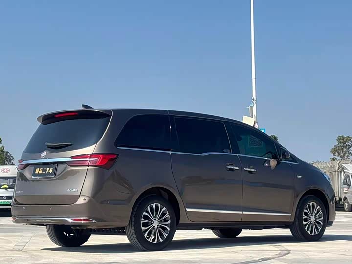 Фото 5 - Buick GL8 ES