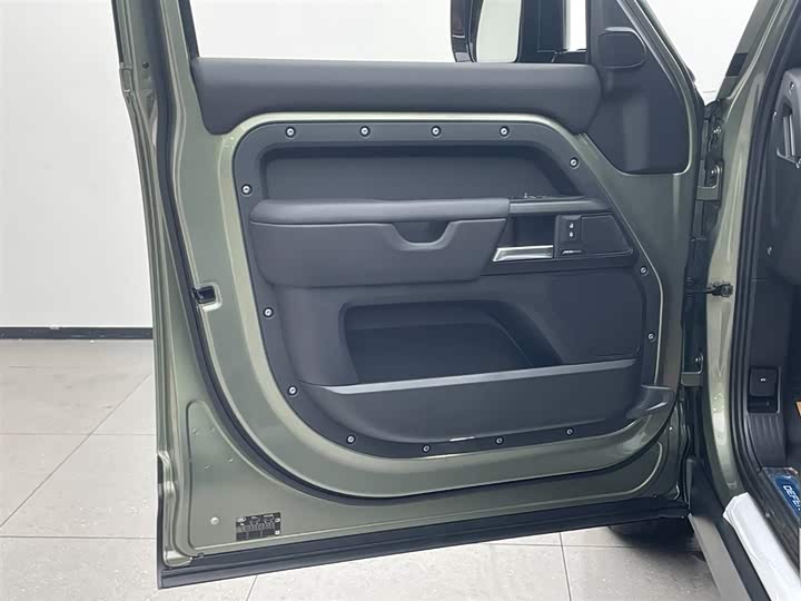 Фото 9 - Land Rover Defender