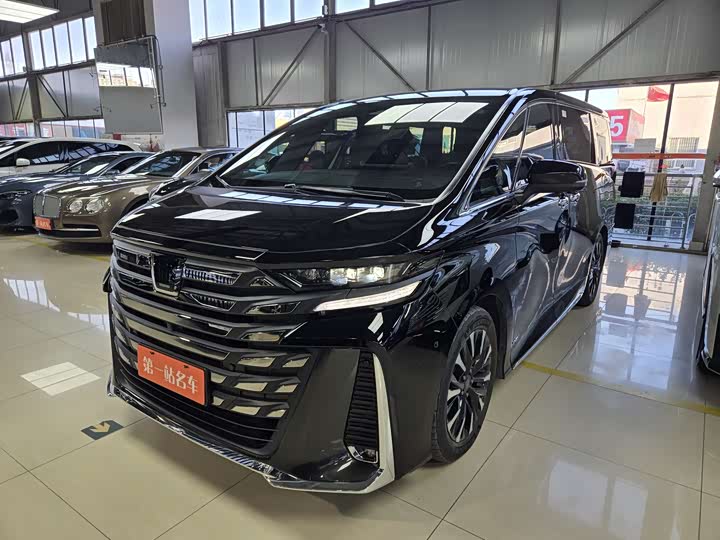 Photo 1 - Toyota Vellfire