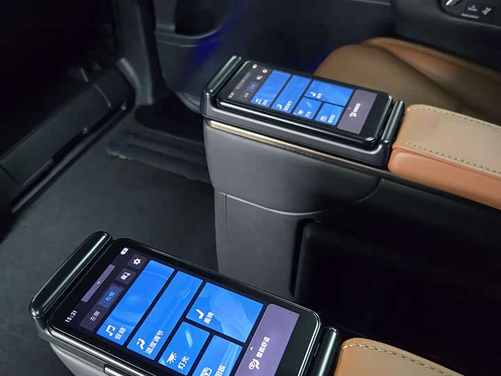 Photo 7 - Toyota Vellfire